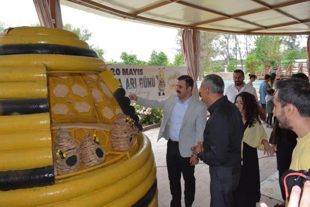 “Bir Kovan Sessizleşirse Doğa Eksilir”: Köyceğiz’de Dünya Arı Günü Etkinliği Çocuklarla Kutlandı 12